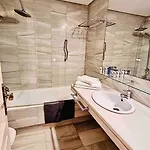 Apartment Puerto Banus, 2 Rooms, Pool And Private Parking. Marbella