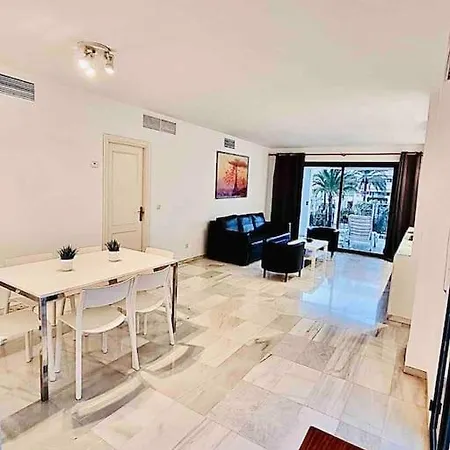 Puerto Banus, 2 Rooms, Pool And Private Parking. Appartement *