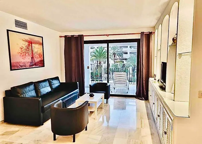 Puerto Banus, 2 Rooms, Pool And Private Parking. Apartment